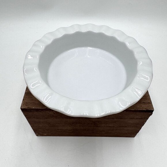 Mini White Ceramic Pie Dish By Fiddle + Fern 5" Diameter Dishwasher & Microwave - Picture 2 of 7